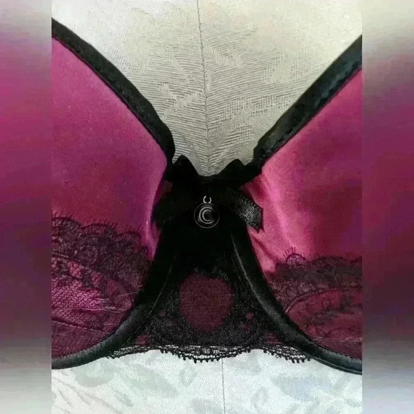 Chantelle Satiny Lace Bra Size 38 D - Picture 1 of 15